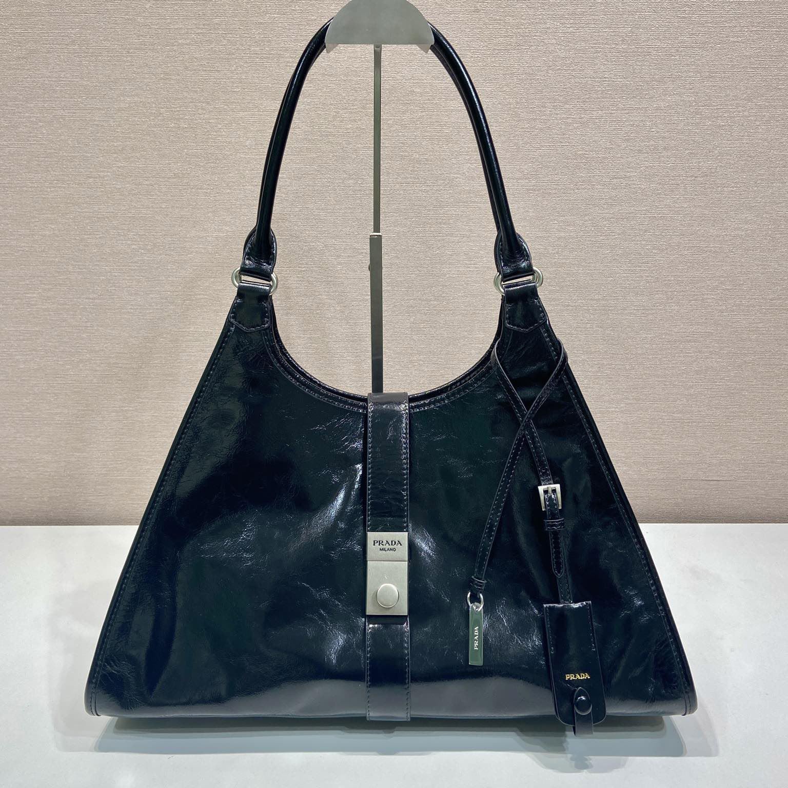 Pra*a top handle bags